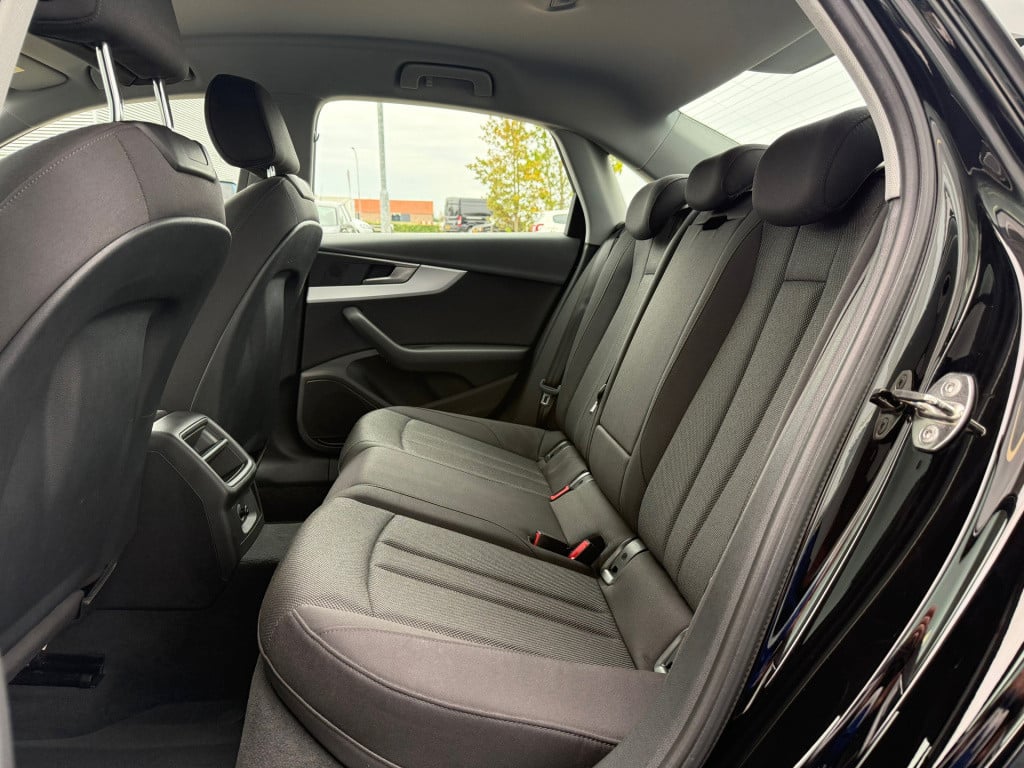 Audi A4 limousine 1.4 tfsi