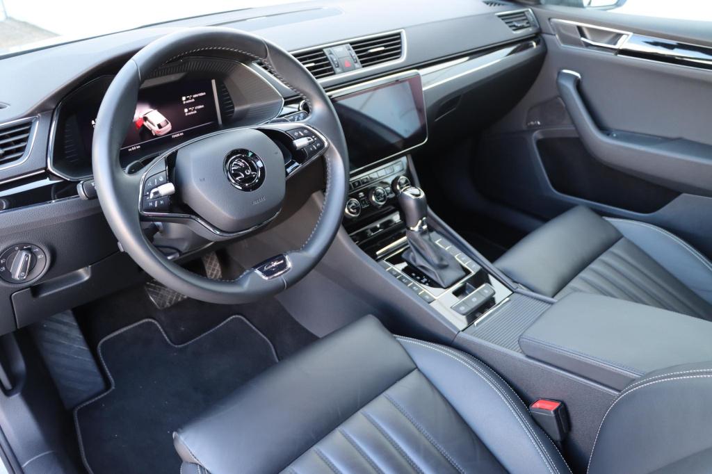 Skoda Superb combi 1.4 tsi laurin & klement 218pk dsg6 | lederen bekleding 