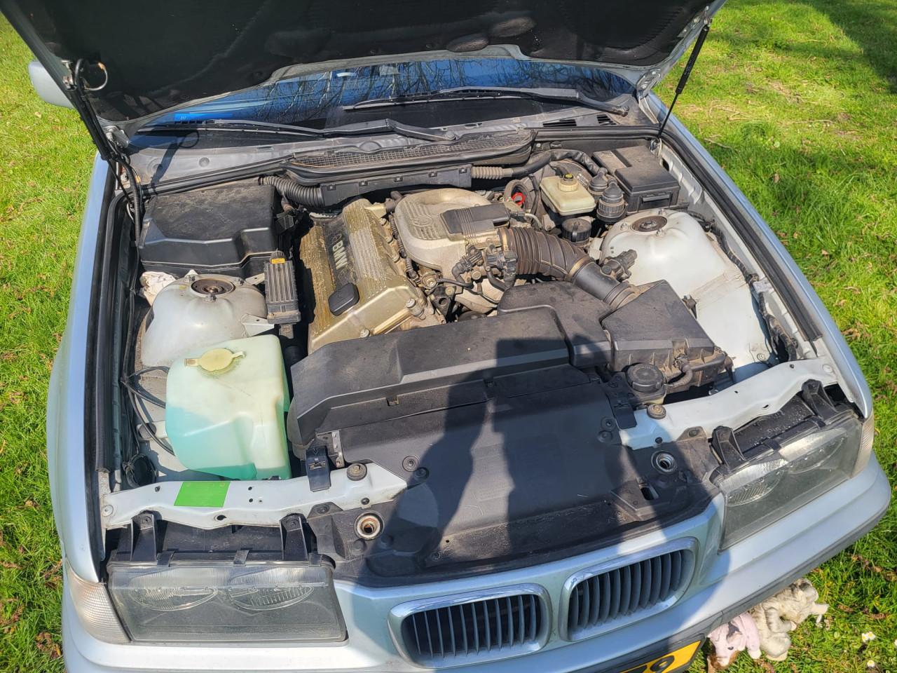 BMW E36 compact 318Ti automaat, 140 PK, airco!  Slechts 167.000 km