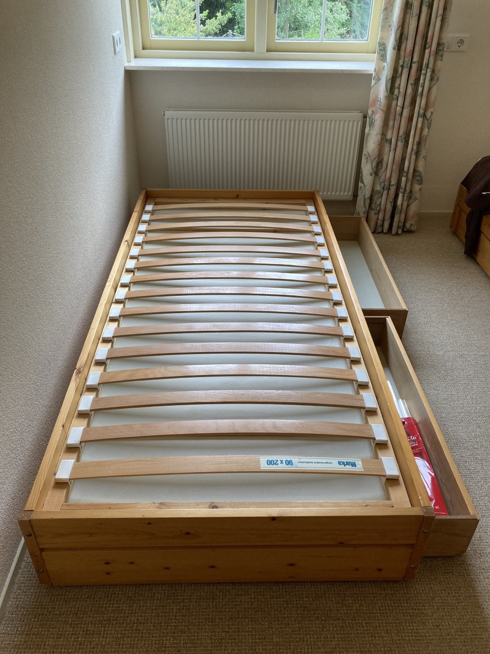 Bed met 2 laden 200X90