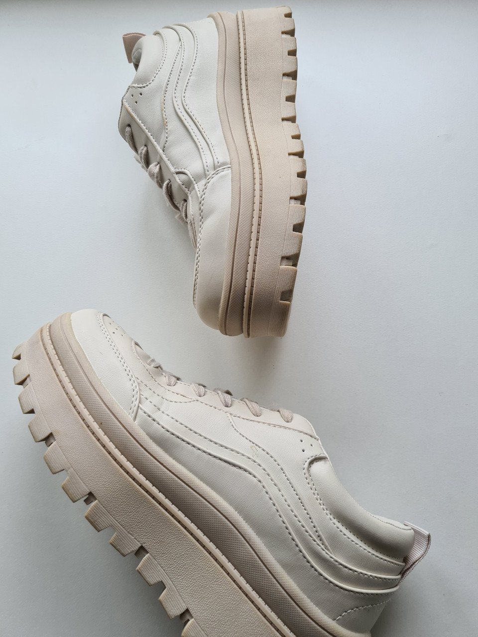 Zara ecru , beige veter schoen met grove zool  Maat 40