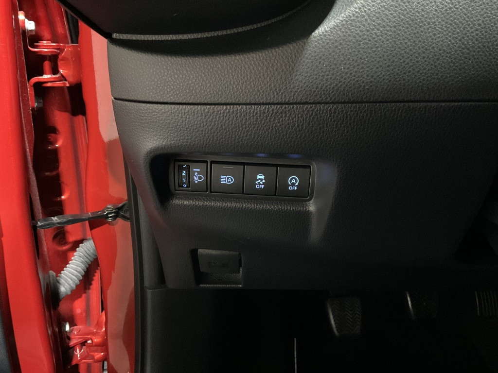 Toyota Aygo x 1.0 vvt-i mt envy | clima | navi | jbl | camera