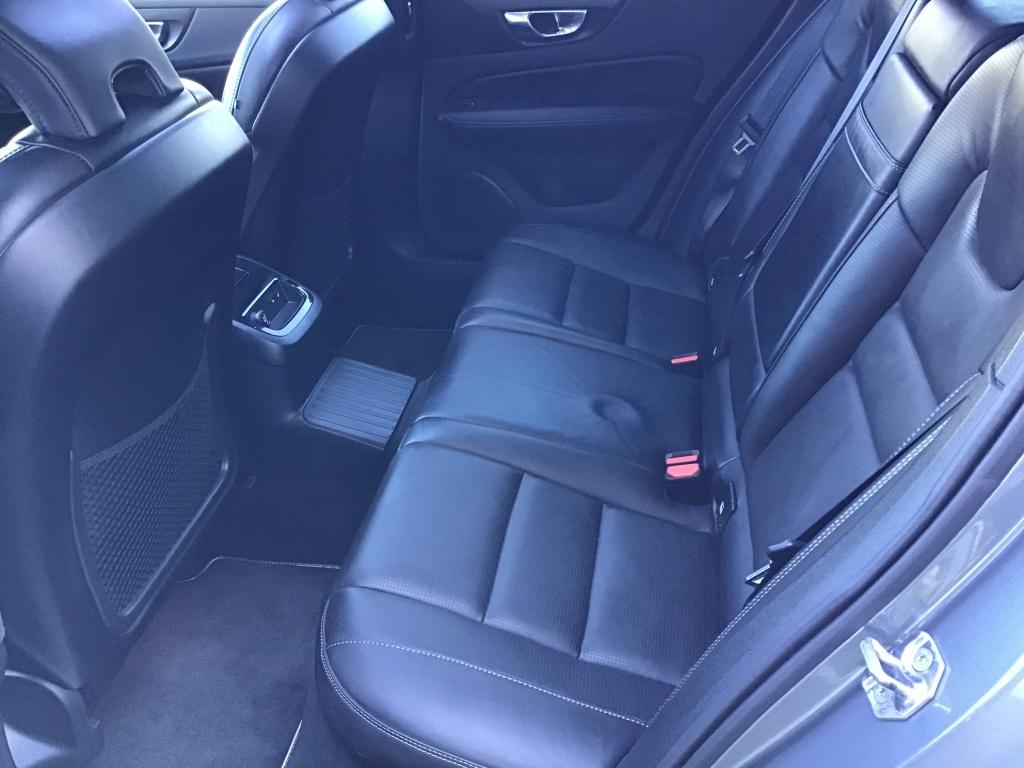 Volvo V60 t8 390pk awd r-design| full options ! trekhaak