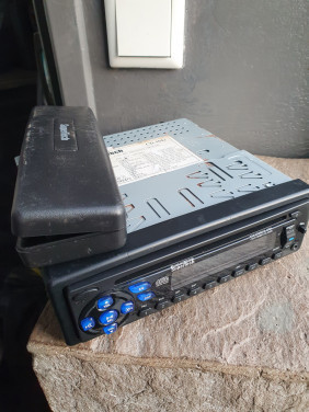 Mooie werkende SuperTech CD-1042 autoradio blauwe verlichting....