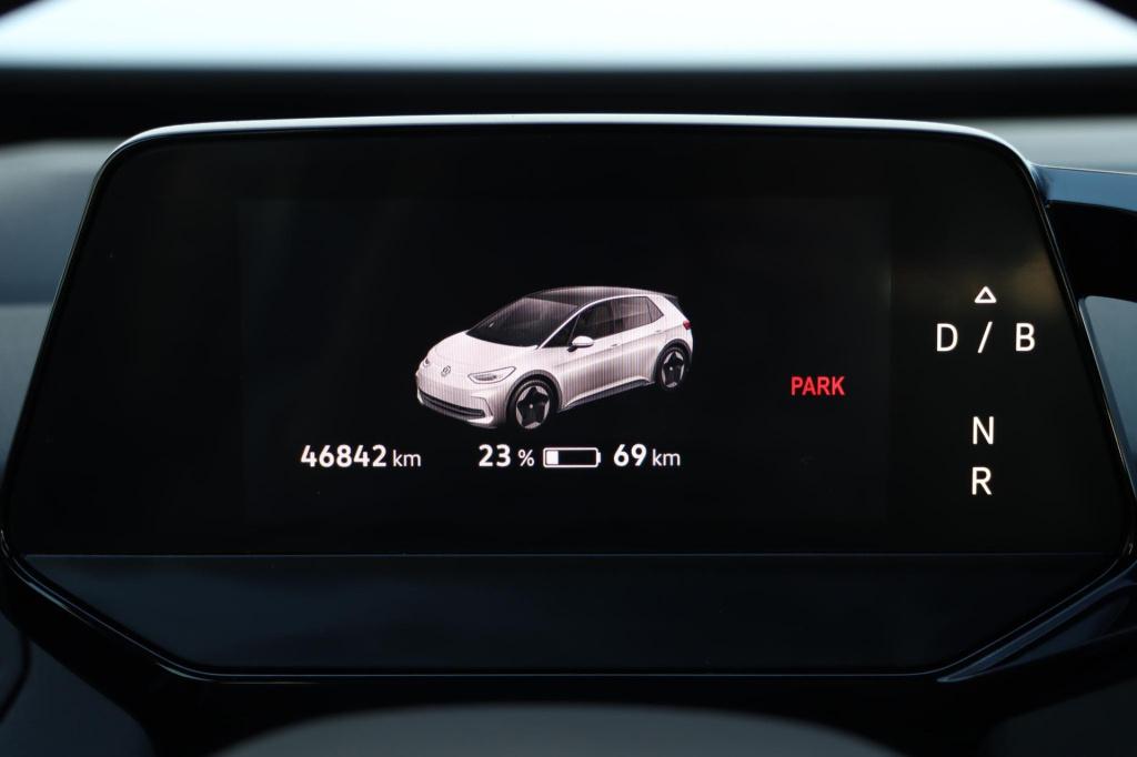 Volkswagen Id.3 pro 59 kwh 204pk | soh 95,9% |