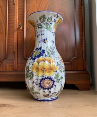 GROTE VINTAGE HAND BESCHILDERDE VAAS