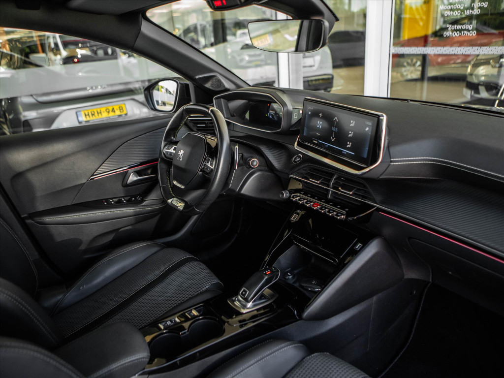 Peugeot 208 1.2 puretech 100pk gt-line automaat | panoramadak | navigatie |