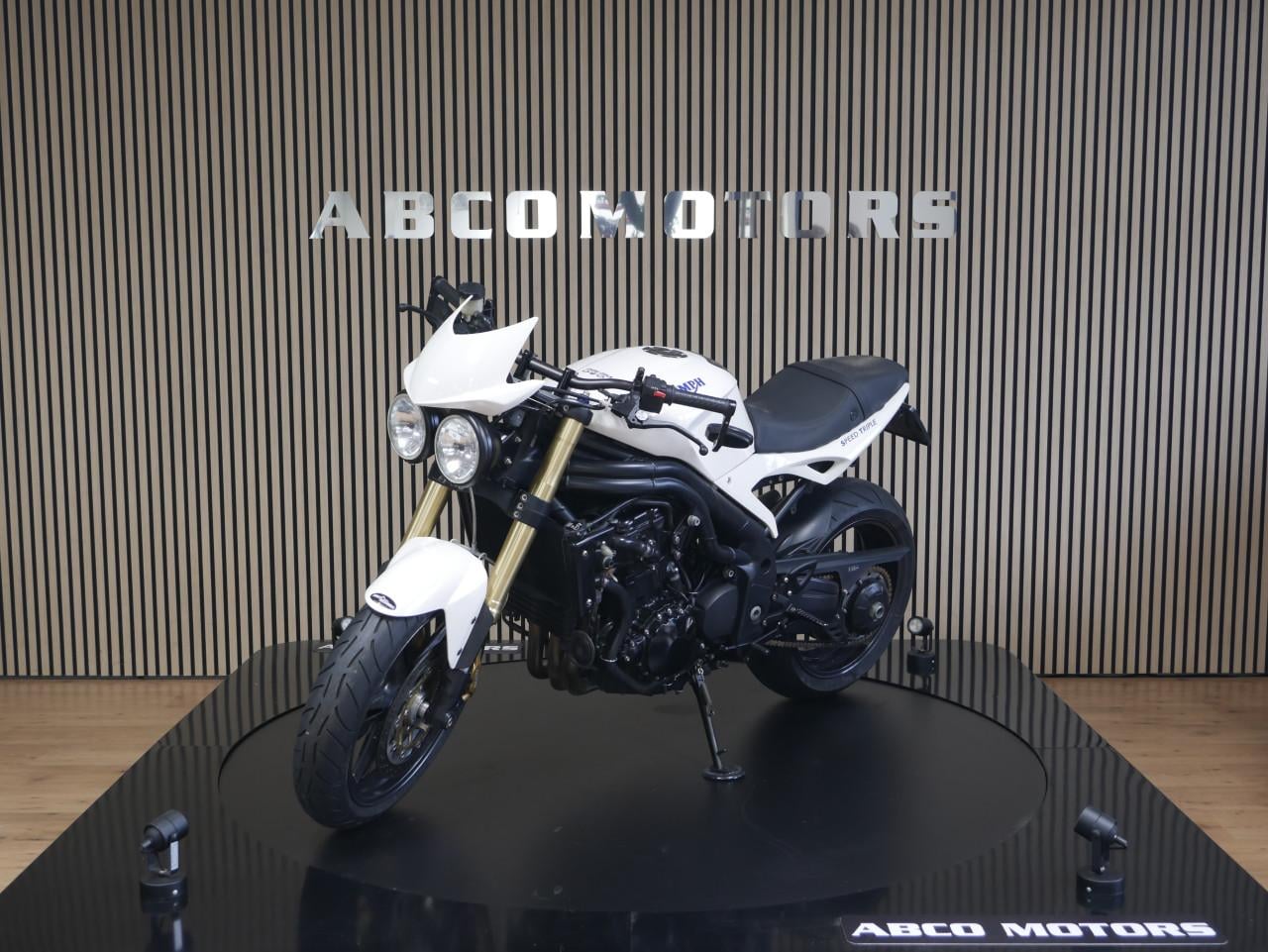 TRIUMPH SPEED TRIPLE 1050