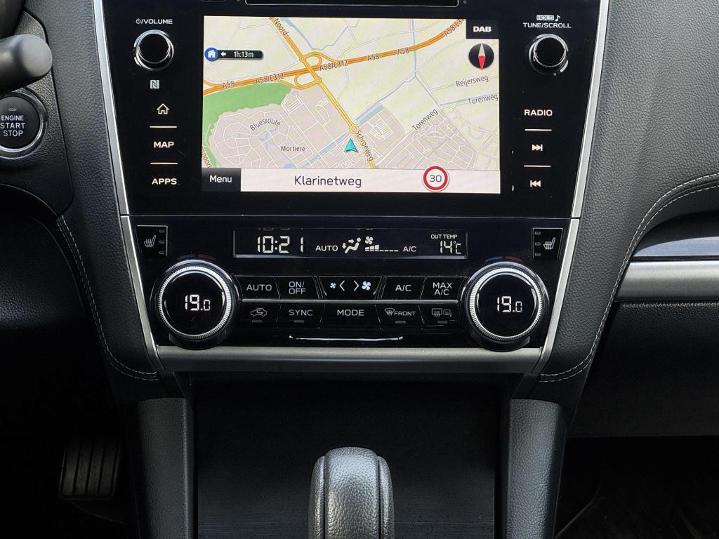 Subaru Outback 2.5i premium nl-auto incl. trekhaak afneembaar!