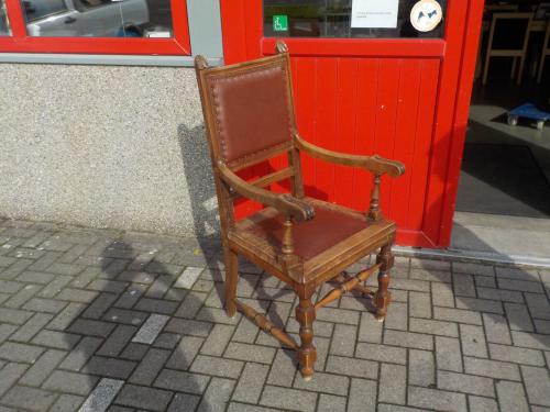 Wat ouder model maar in zeer goede staat stevige fauteuil