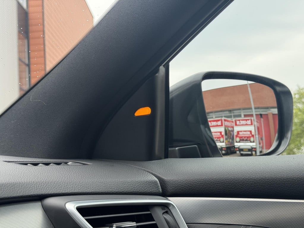 Nissan Qashqai 1.2 tekna + automaat, meest luxe uitvoering!