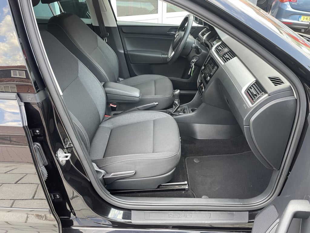 Skoda Rapid 1.2 tsi 66kw hatchback h5 edition