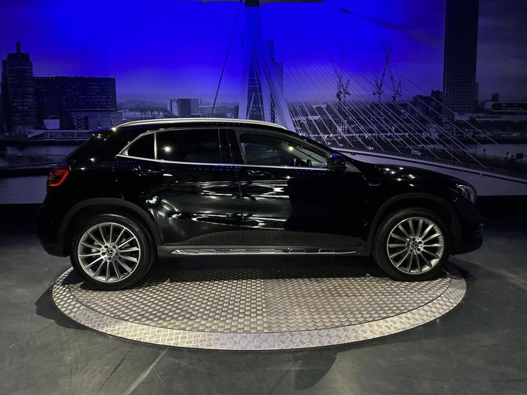 Mercedes-Benz Gla-klasse 180 business solution amg night upgrade *leer*stoe