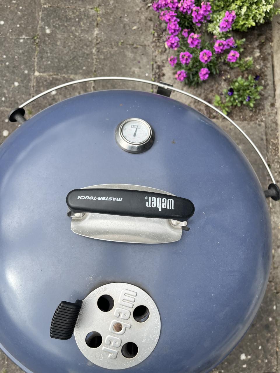 Weber master touch barbecue