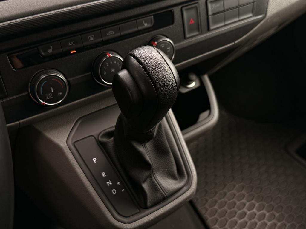 Volkswagen Transporter 2.0 tdi l1h1 30 | stoelverwarming | apple carplay | 