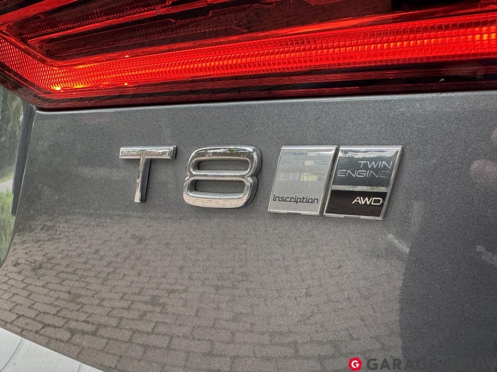 Volvo XC60 2.0 t8 twin engine awd inscription pano hud trekh
