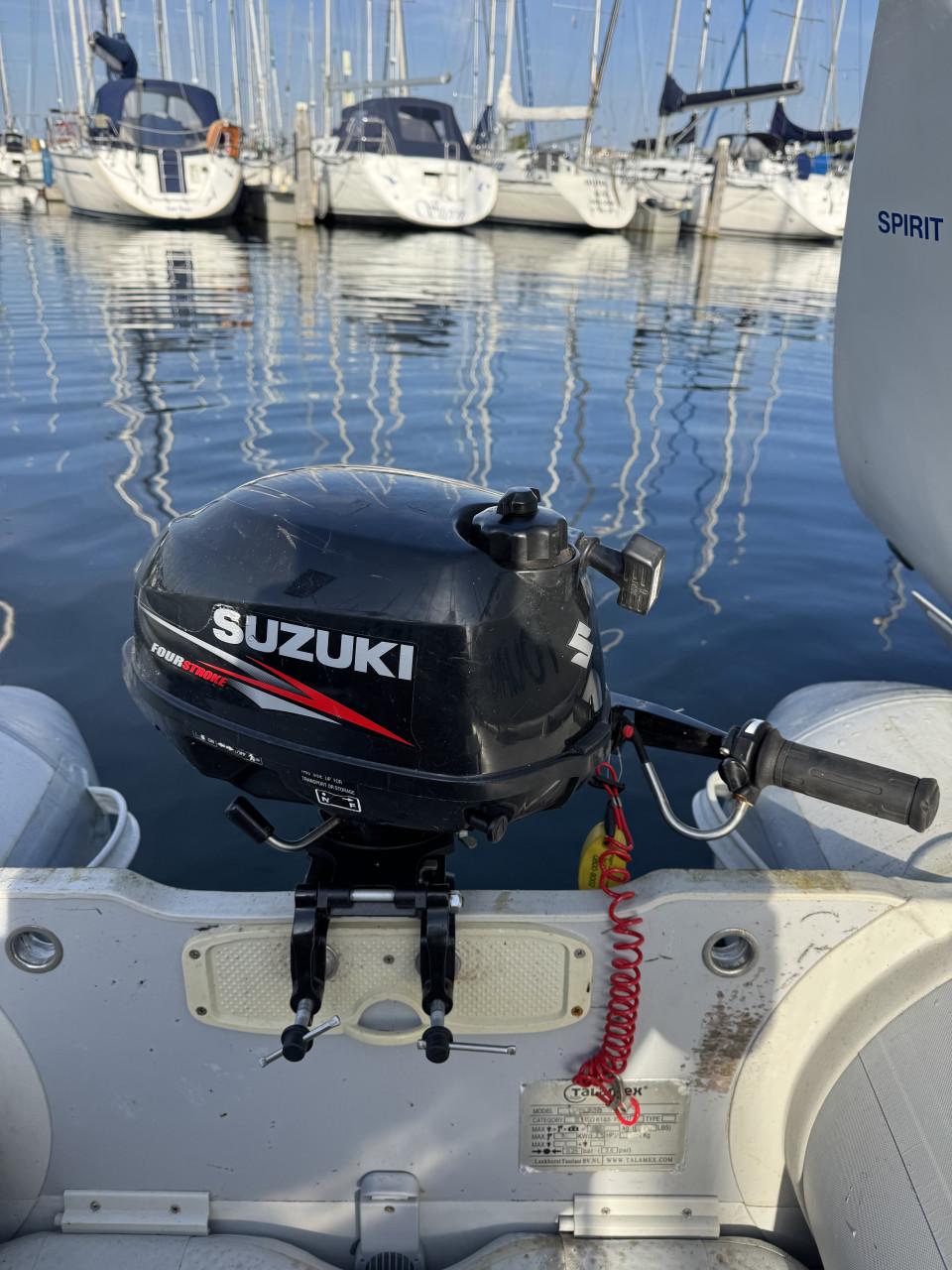 Prima rubberbootje met Suzuki 2.5pk 4takt