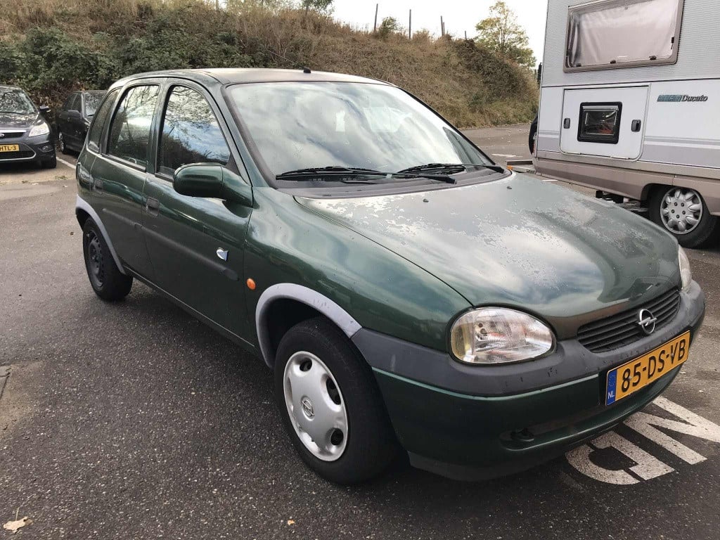 Opel Corsa 1.2i-16v strada