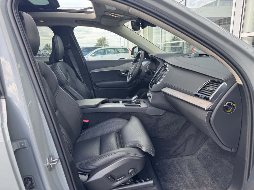 Volvo XC90 t8 455pk recharge ultra dark| full options!! b&w | luchtvering