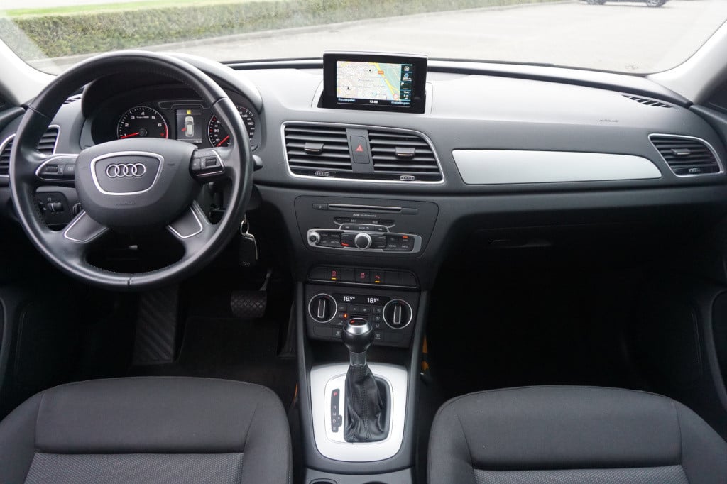 Audi Q3 1.4 tfsi cod adrenalin automaat - climate / navi / cruise / parkeer