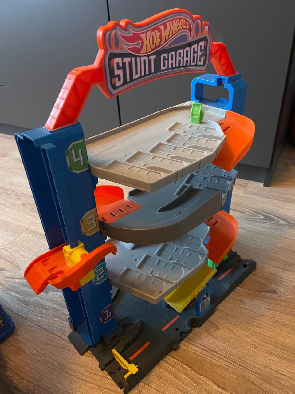 Hotwheels garage