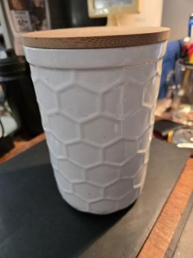 Voorraadpot uit de Maya-serie. Afm. H16 cm Diameter 11cm