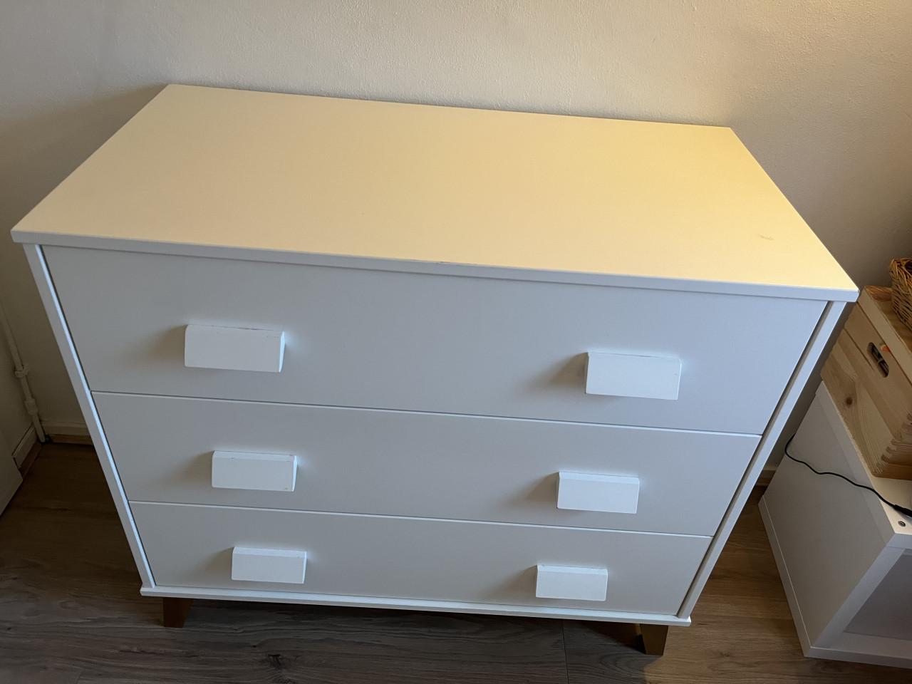 Commode en ledikant + matrasje (aerosleep optioneel)