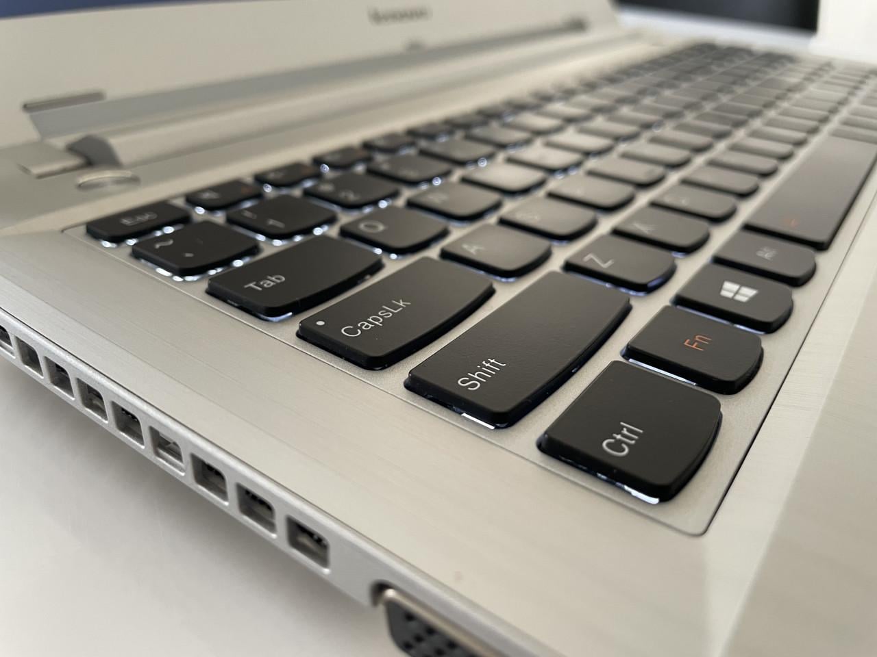 Laptop met SSD en Verlicht Toetsenbord