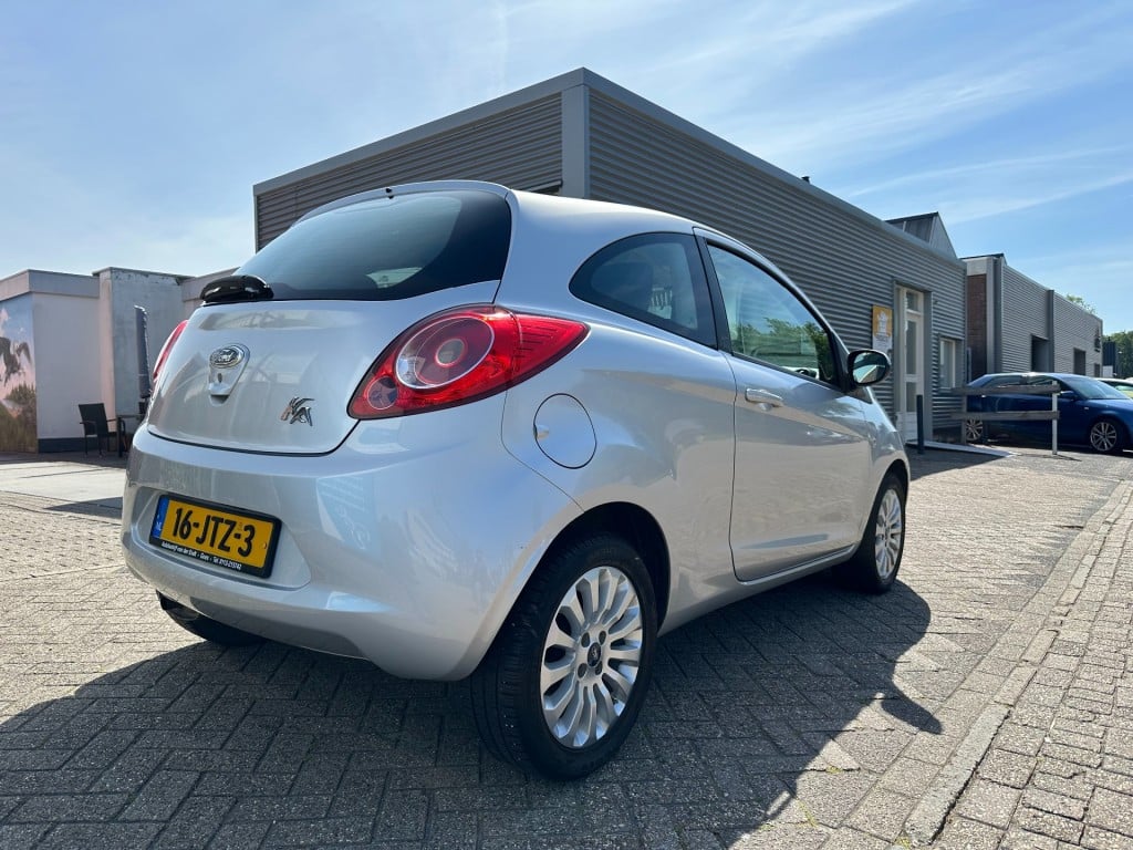 Ford KA 1.2 titanium airco lm velgen lage km stand org. nl