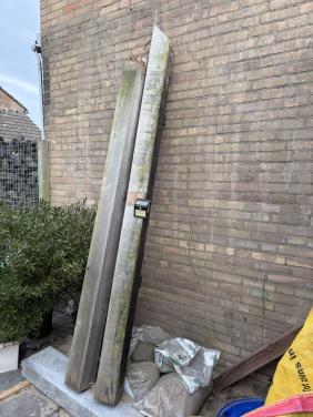 3 gebruikte Douglas palen 13,5x13,5cm l=205cm