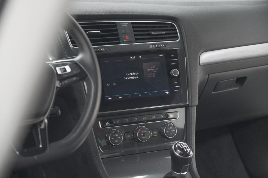 Volkswagen Golf 1.0 tsi 110pk highline | adaptieve cruise control | apple c