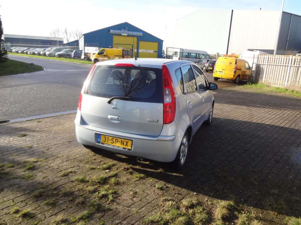 Mitsubishi Colt 1.3 invite