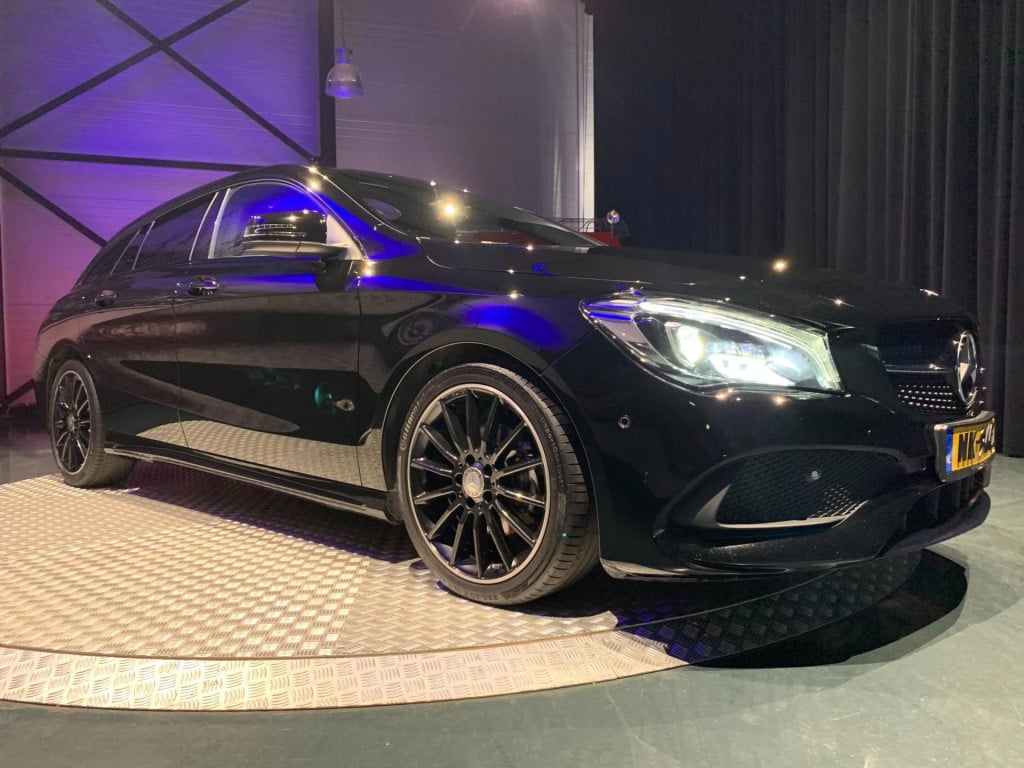 Mercedes-Benz Cla shooting brake 180 ambition *amg-line*led*