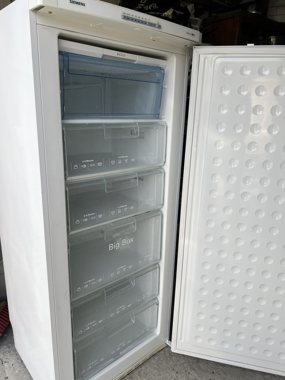 Siemens vrieskast 155x65 cm. Vriezer inhoud 262 liter