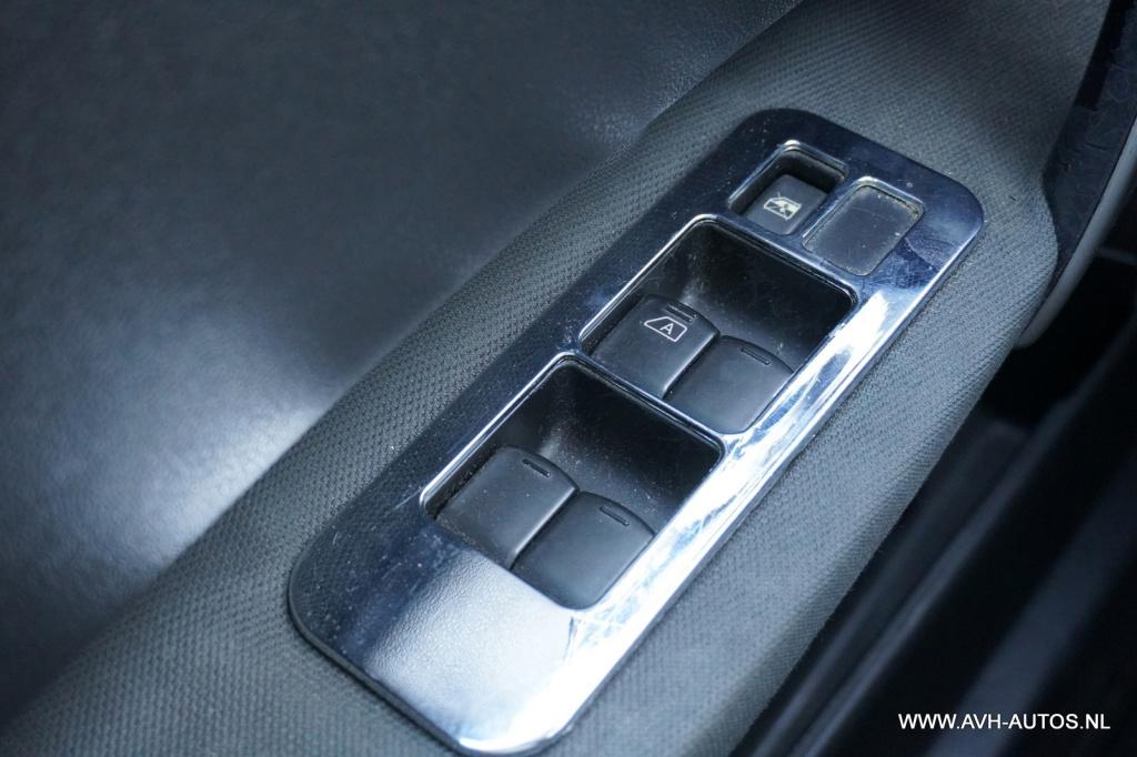 Nissan Qashqai 1.6 connect edition