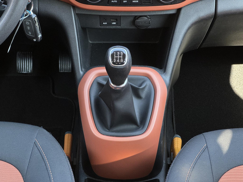 Hyundai I 10 1.0i i-motion comfort | cruise control | radio-cd/mp3 speler |