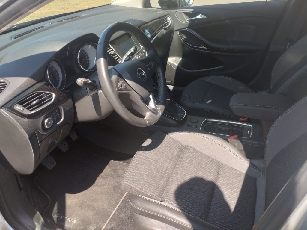 Opel Astra sports tourer 1.2 design&tech