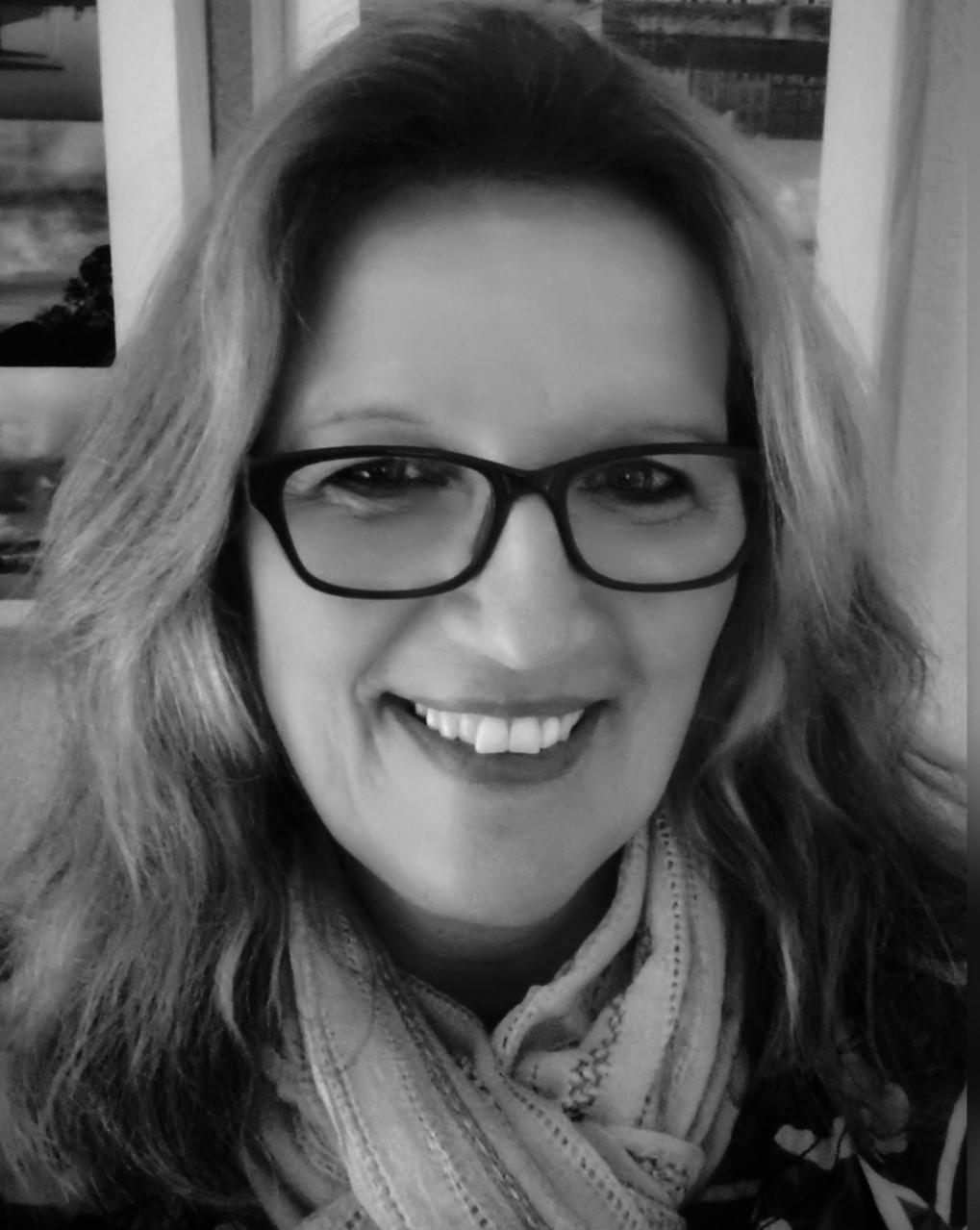 Vriendelijke begeleider en seniorenzorg