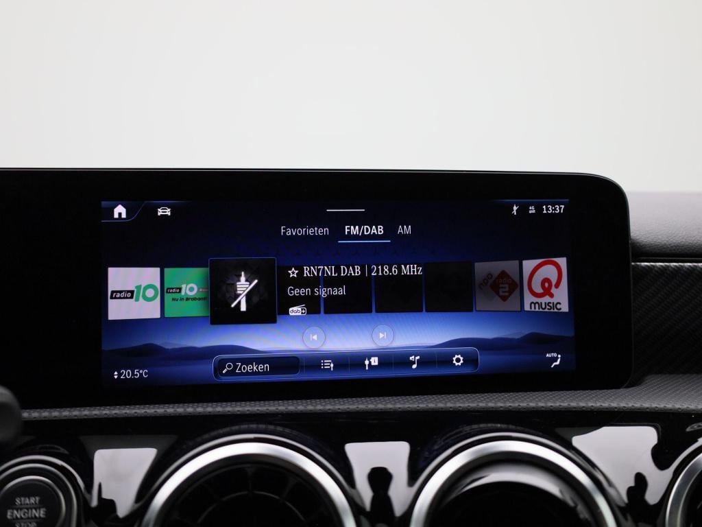 Mercedes-Benz A-Klasse 180 business line | automaat | panorama dak | leder 