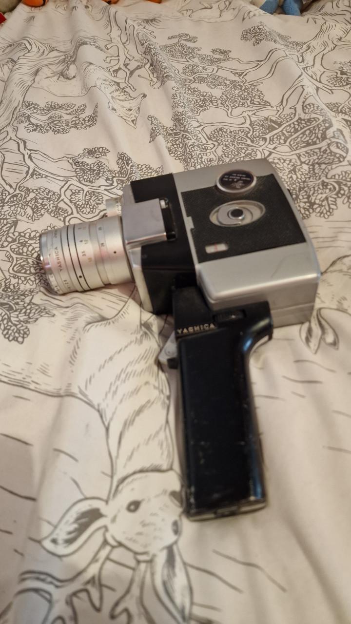 : een vintage Minolta Zoom Rokkor 8mm filmcamera