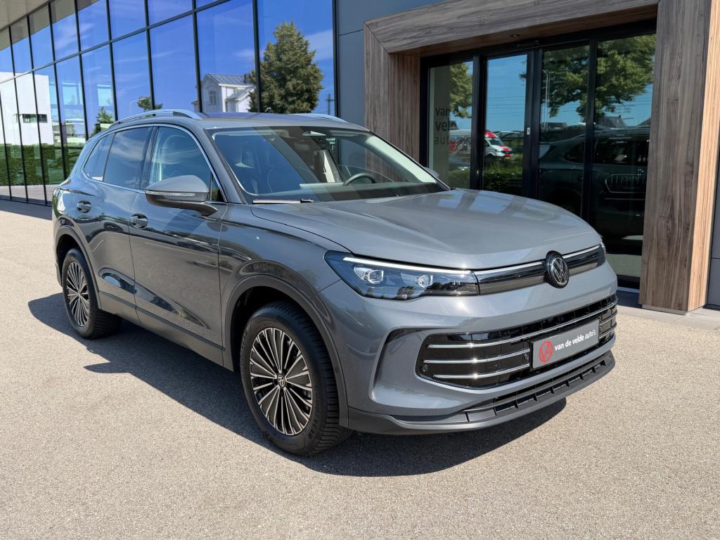 Volkswagen Tiguan 1.5 ehybrid elegance 204pk | trekhaak | all-season | dode