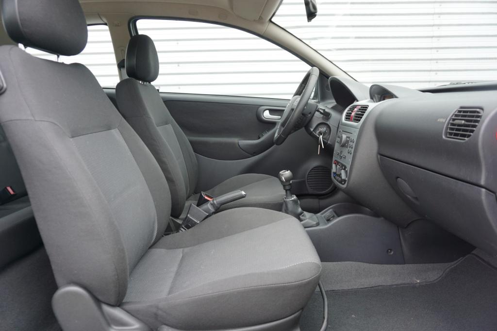 Opel Corsa 1.2-16v silverline airco / elektr. ramen / lm velgen / nap