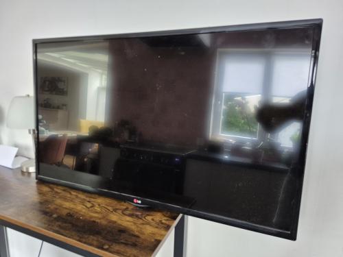 LG 42 inch smart tv