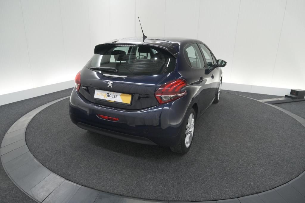 Peugeot 208 puretech 82 signature | allseason banden | navigatie | parkeers