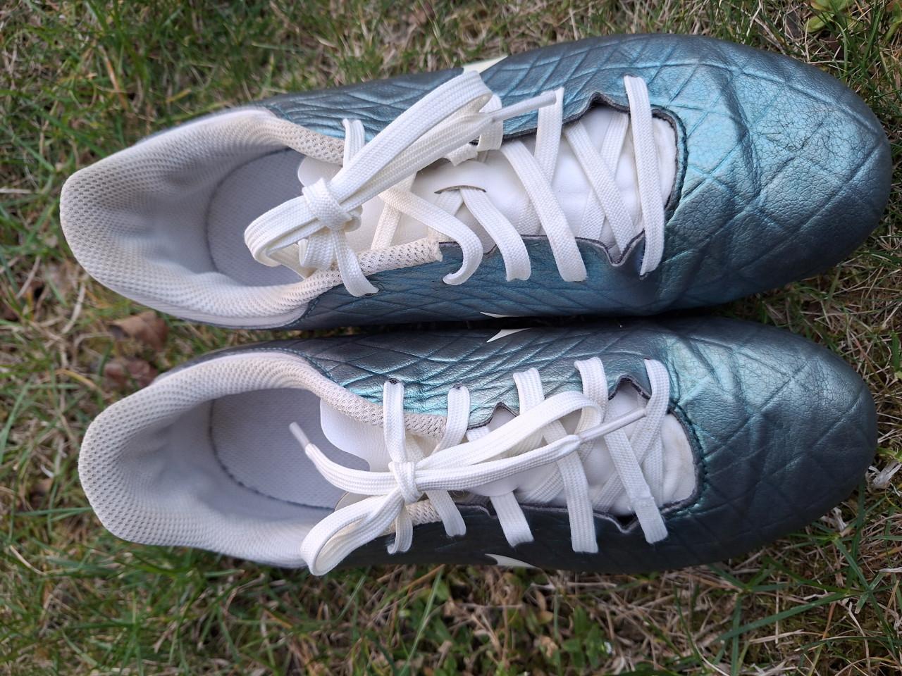 Voetbalschoenen maat 36.5