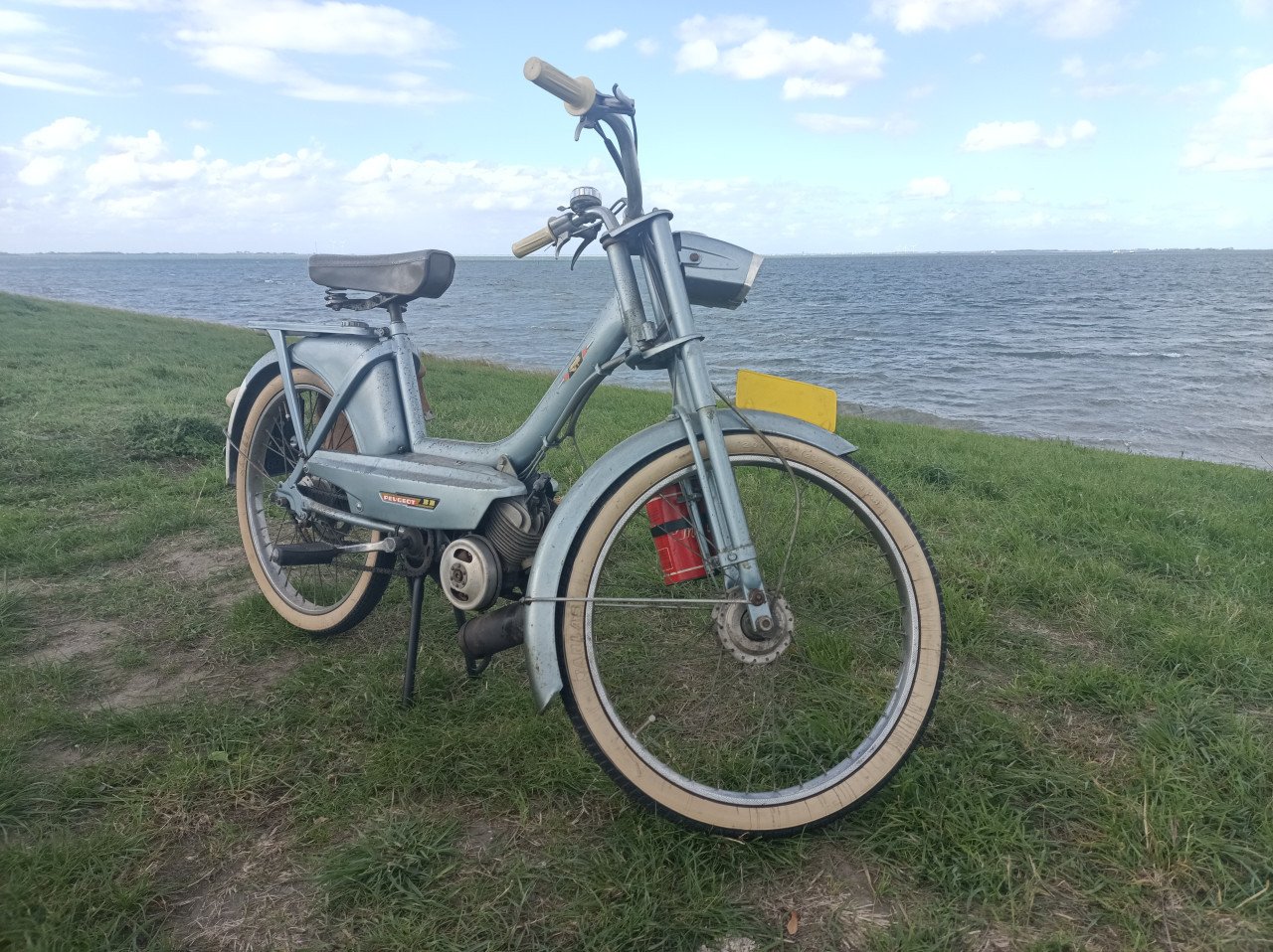 Peugeot BB bromfiets 1973 met NL kenteken