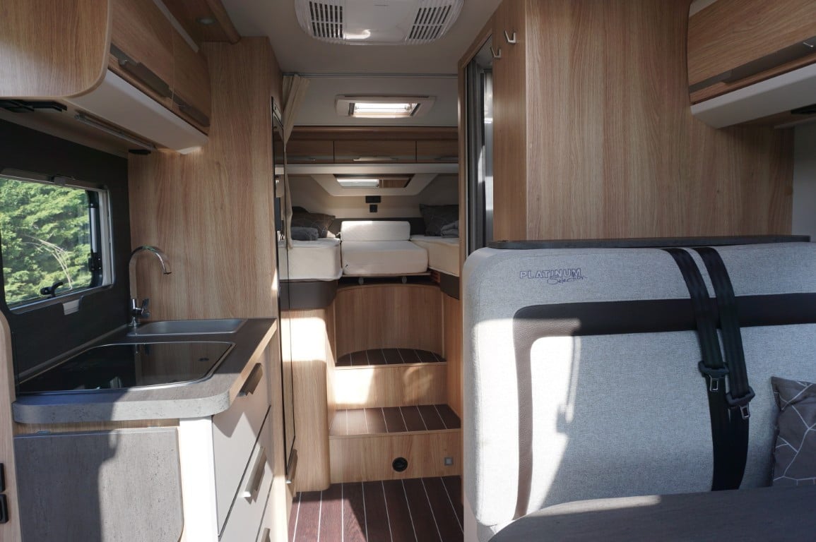 Knaus Sky TI 650 MEG Platinum Selection 9 Traps Automaat 2021 met 40.000km