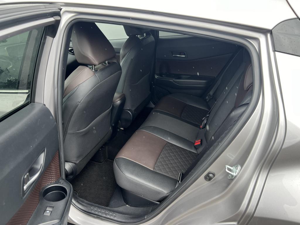Toyota C-hr 1.8 hybrid executive | trekhaak |