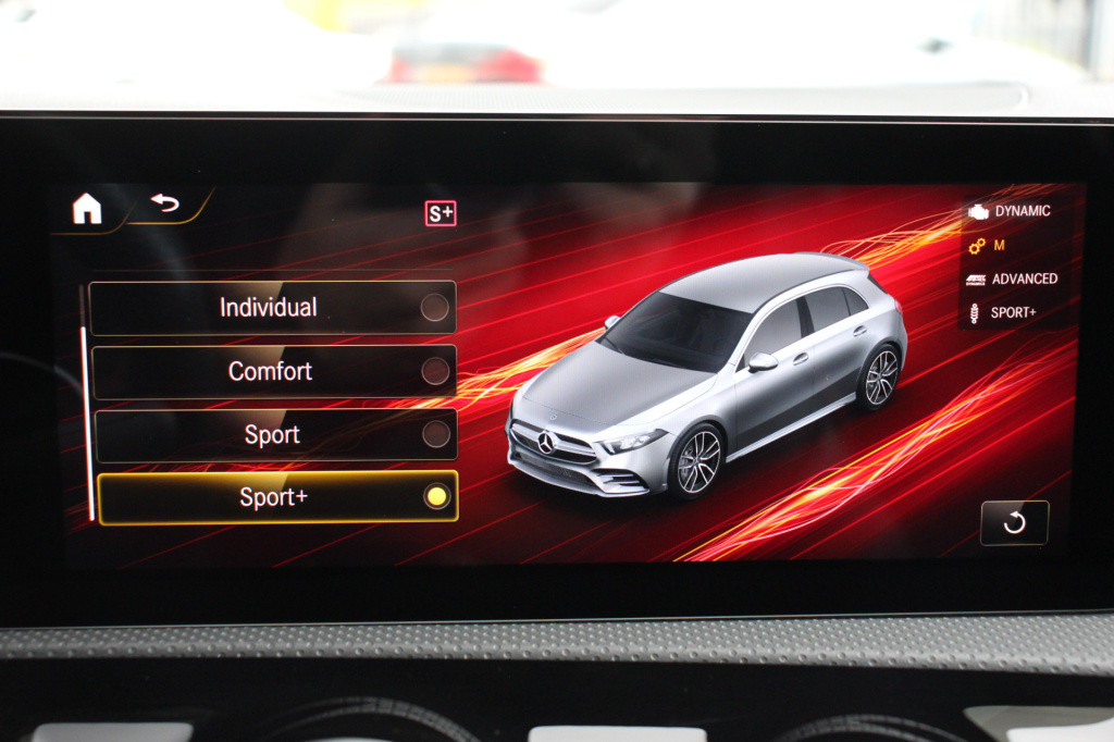 Mercedes-Benz A-Klasse amg 35 4matic premium plus | schaalstoelen | 360 cam
