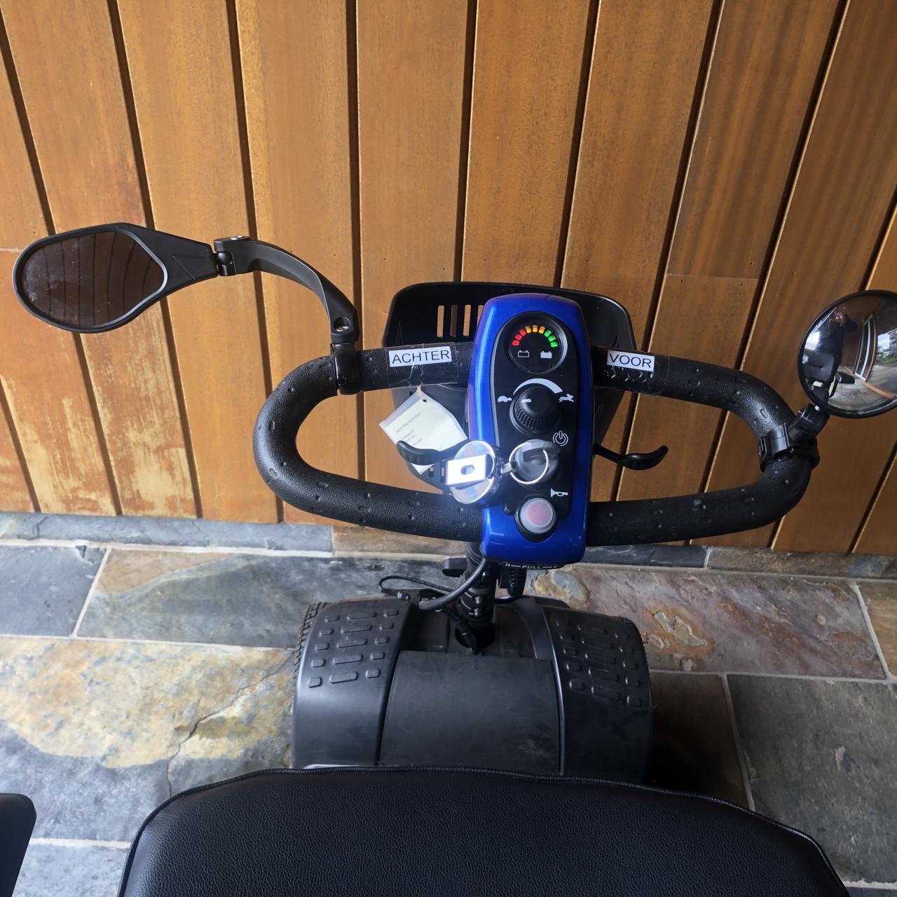 Te koop: scootmobiel Excel Xena 4 (blue)